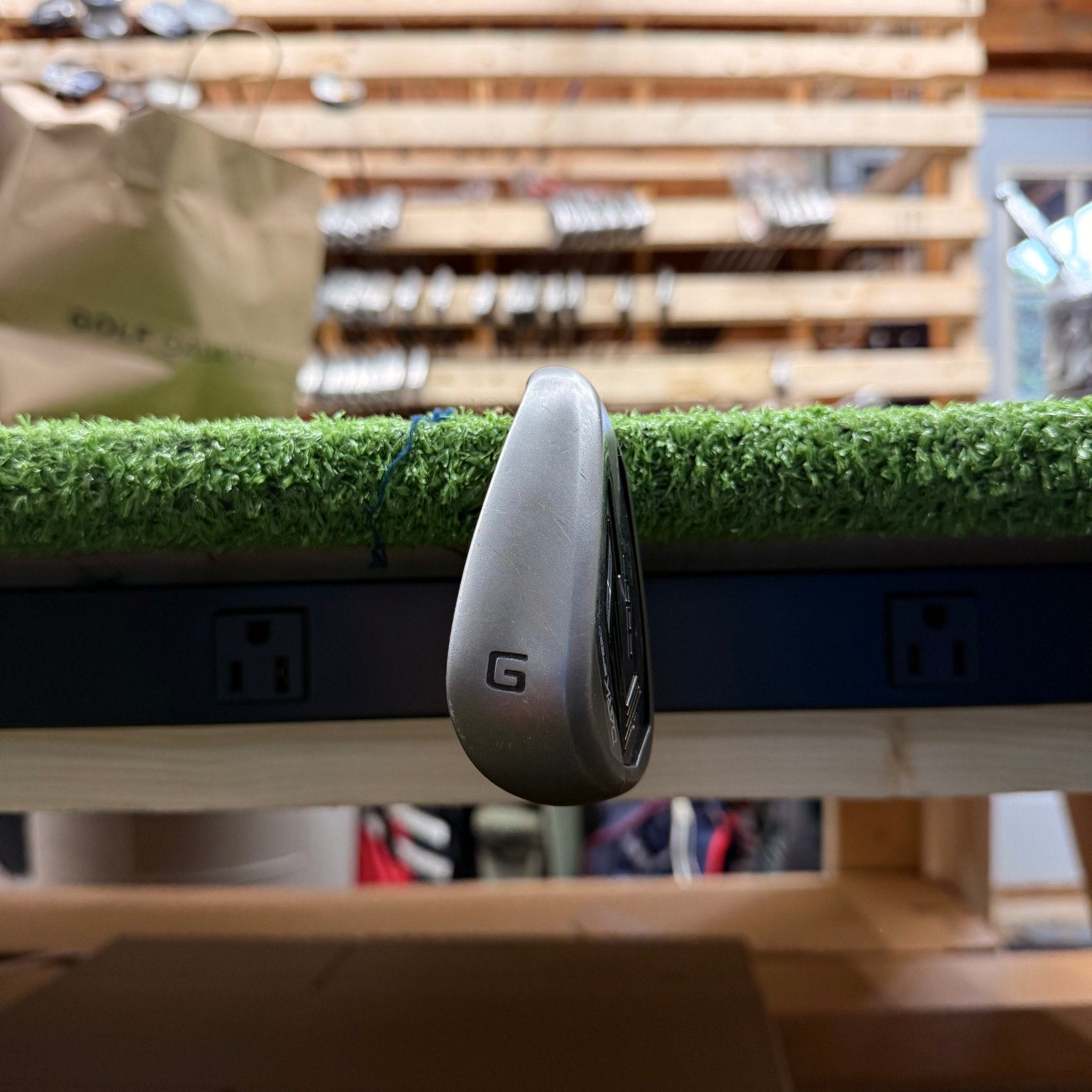 Cobra Dark Speed Single Gap Wedge Senior Graphite RH