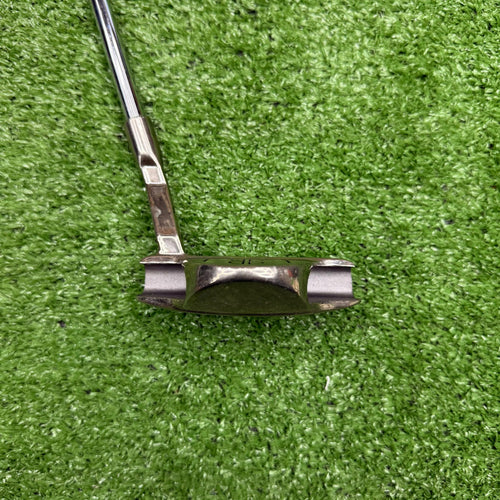 Acuity Greenside Chipper RH - FAIRWAY FINDS