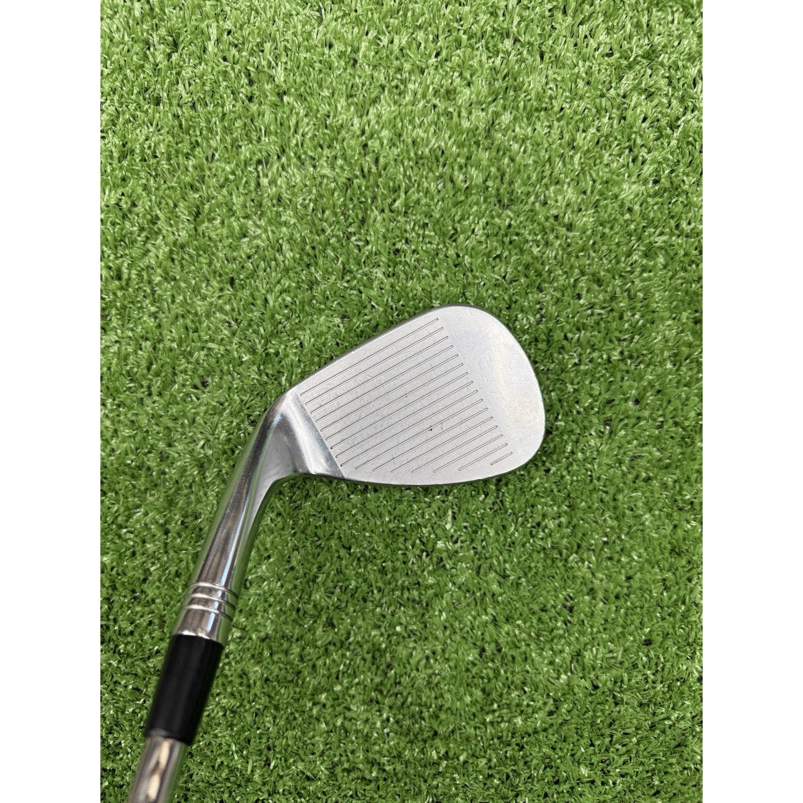 TaylorMade Milled Grind Satin Chrome S Sand Wedge 56 Deg 50.09 Steel RH P-131539