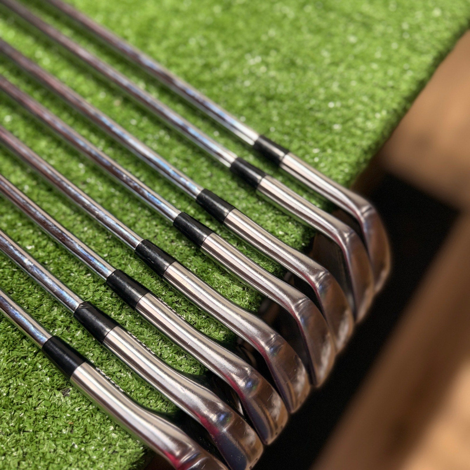 Cobra King Tour Iron Set 4-GW X Stiff Steel RH