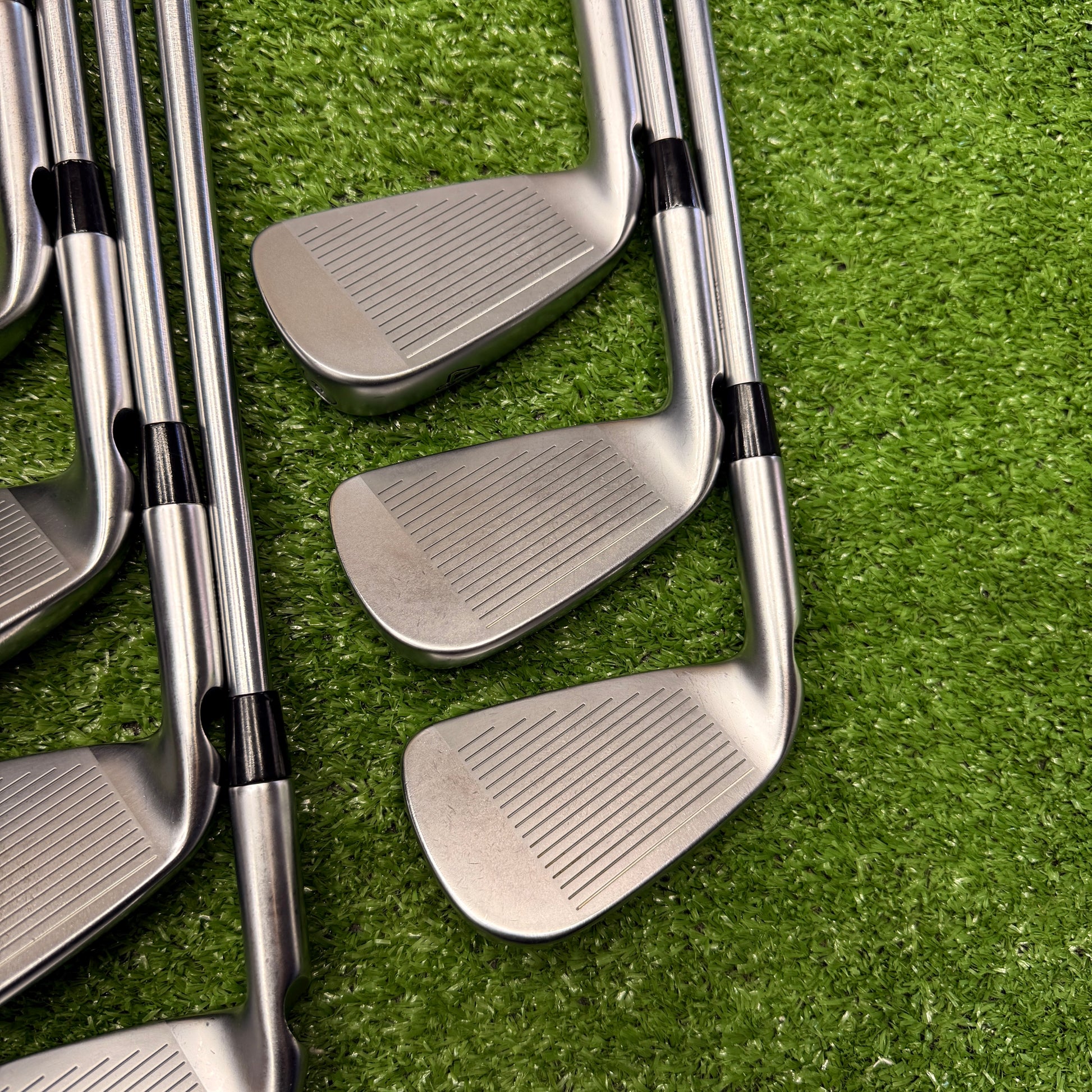 PING i525 "Green Dot" Iron Set 4-PW Stiff Steel RH