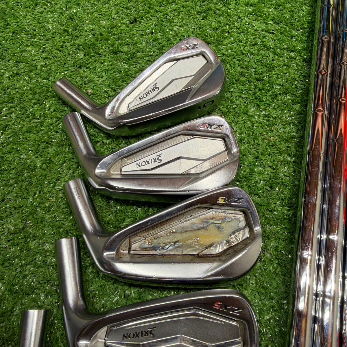 Srixon ZX5 Mark I heads 5-PW + Nippon NSPRO Stiff steel shafts