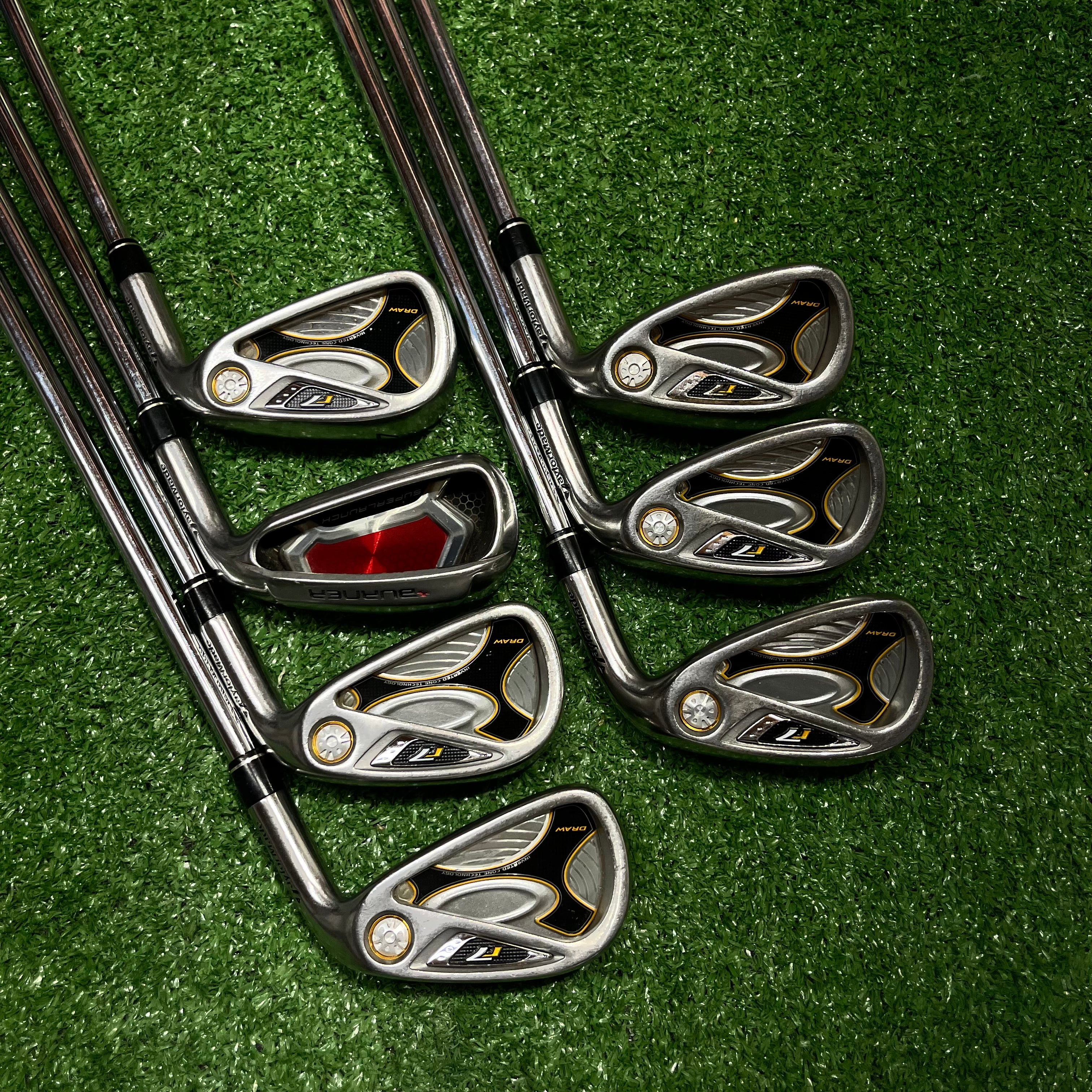 Taylormade R7 Iron Set 4-PW Iron Set Steel Regular Flex RH *READ*