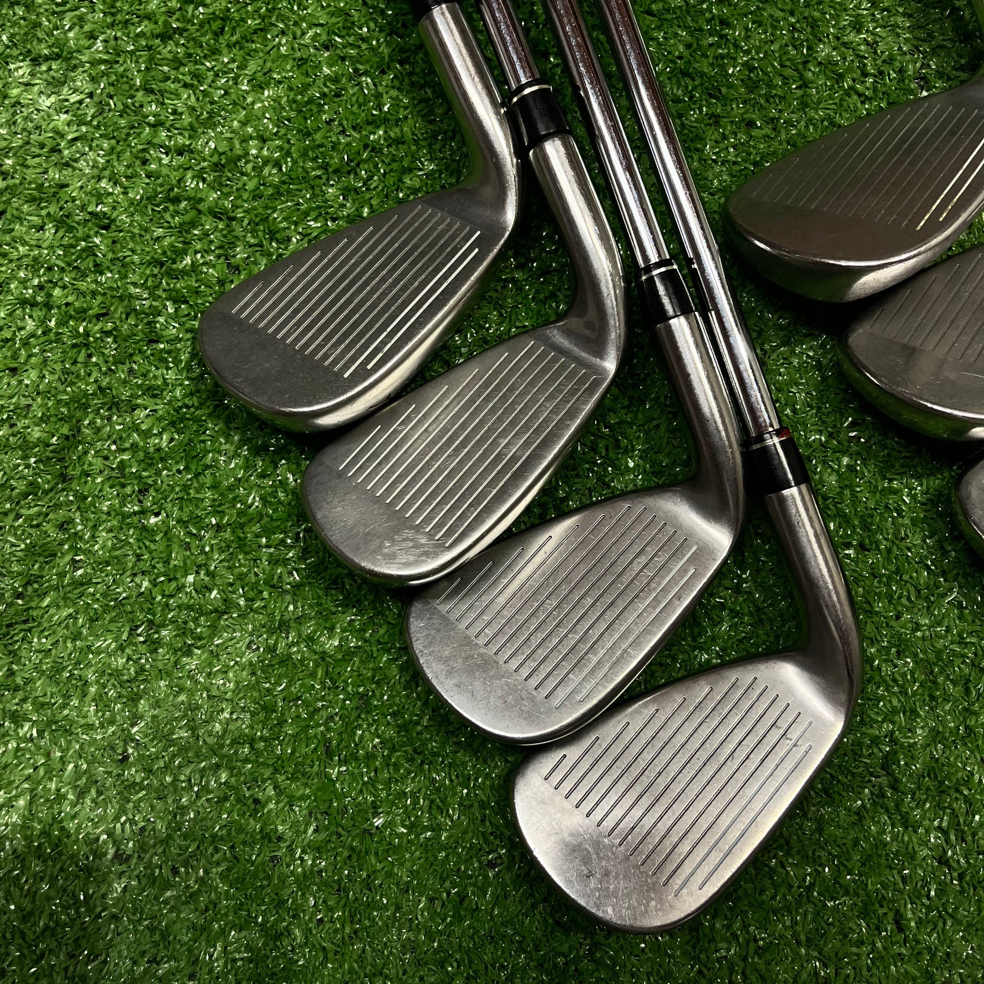 Taylormade R7 Iron Set 4-PW Iron Set Steel Regular Flex RH *READ*