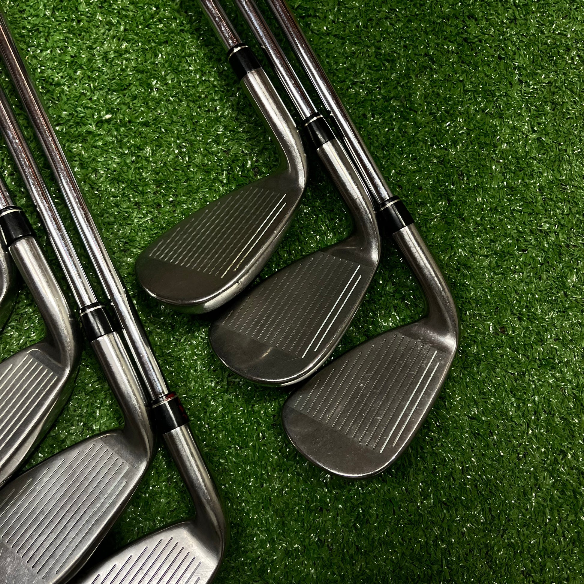 Taylormade R7 Iron Set 4-PW Iron Set Steel Regular Flex RH *READ*