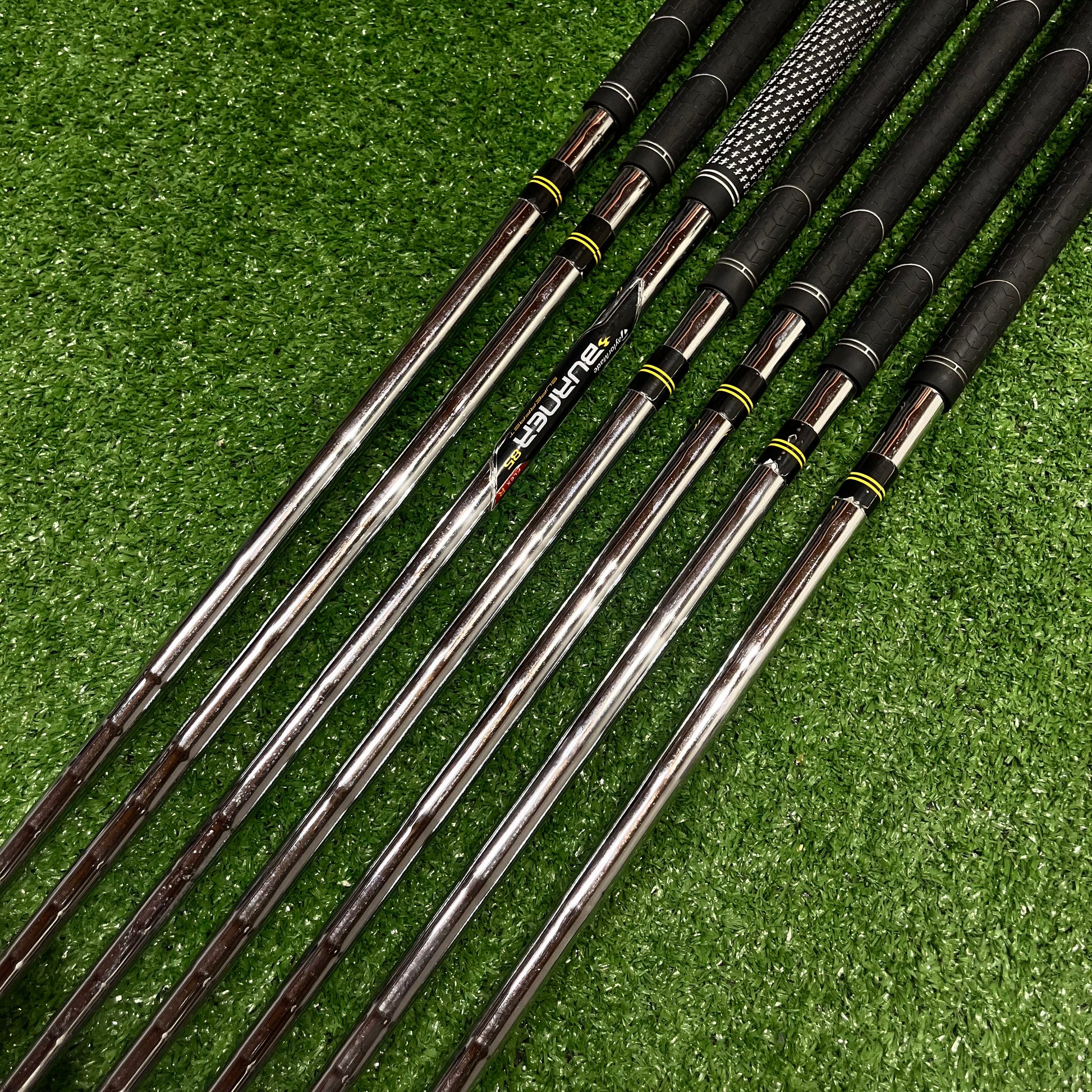 Taylormade R7 Iron Set 4-PW Iron Set Steel Regular Flex RH *READ*