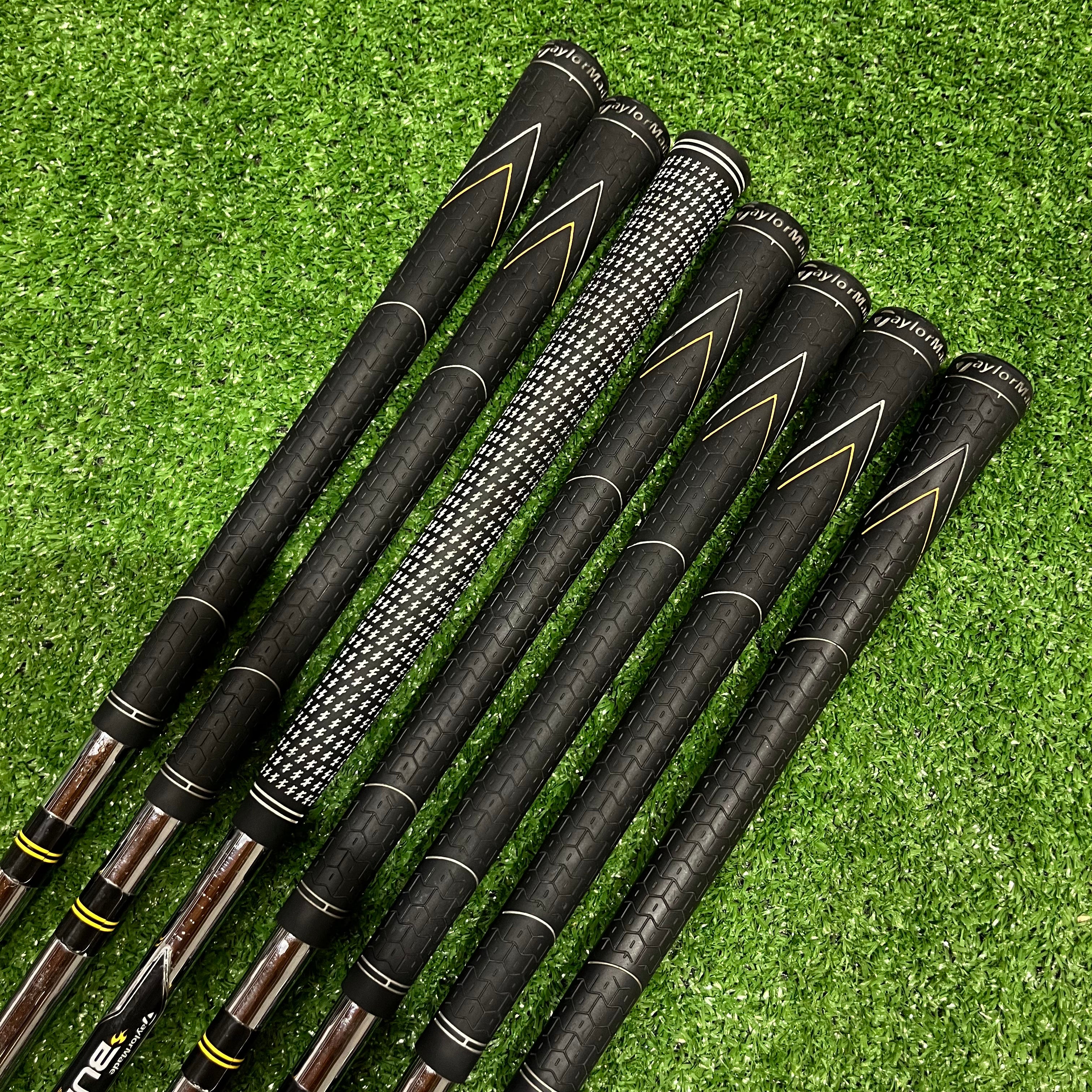 Taylormade R7 Iron Set 4-PW Iron Set Steel Regular Flex RH *READ*