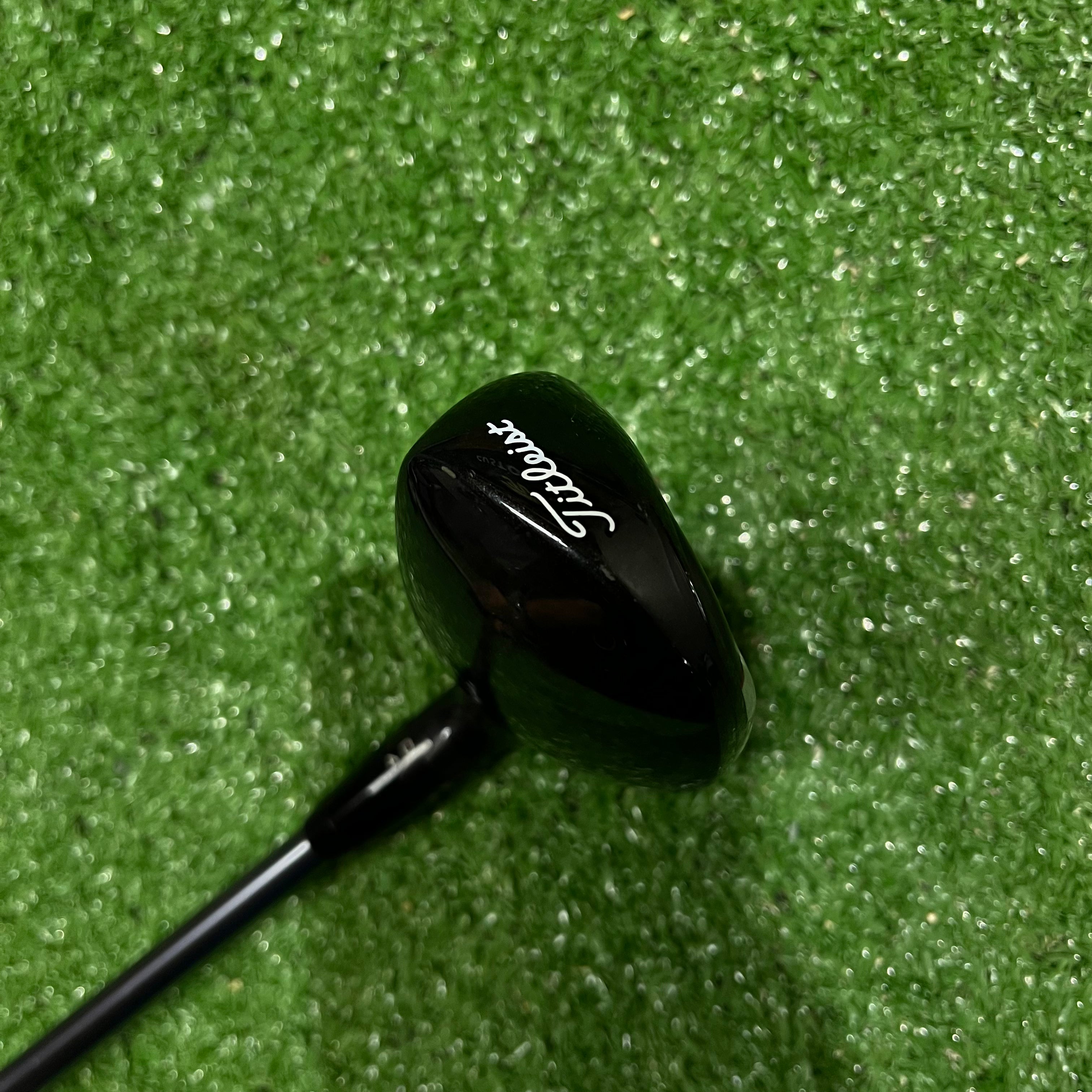 Titleist 913 HD 18° 2 Hybrid Graphite Stiff Flex RH