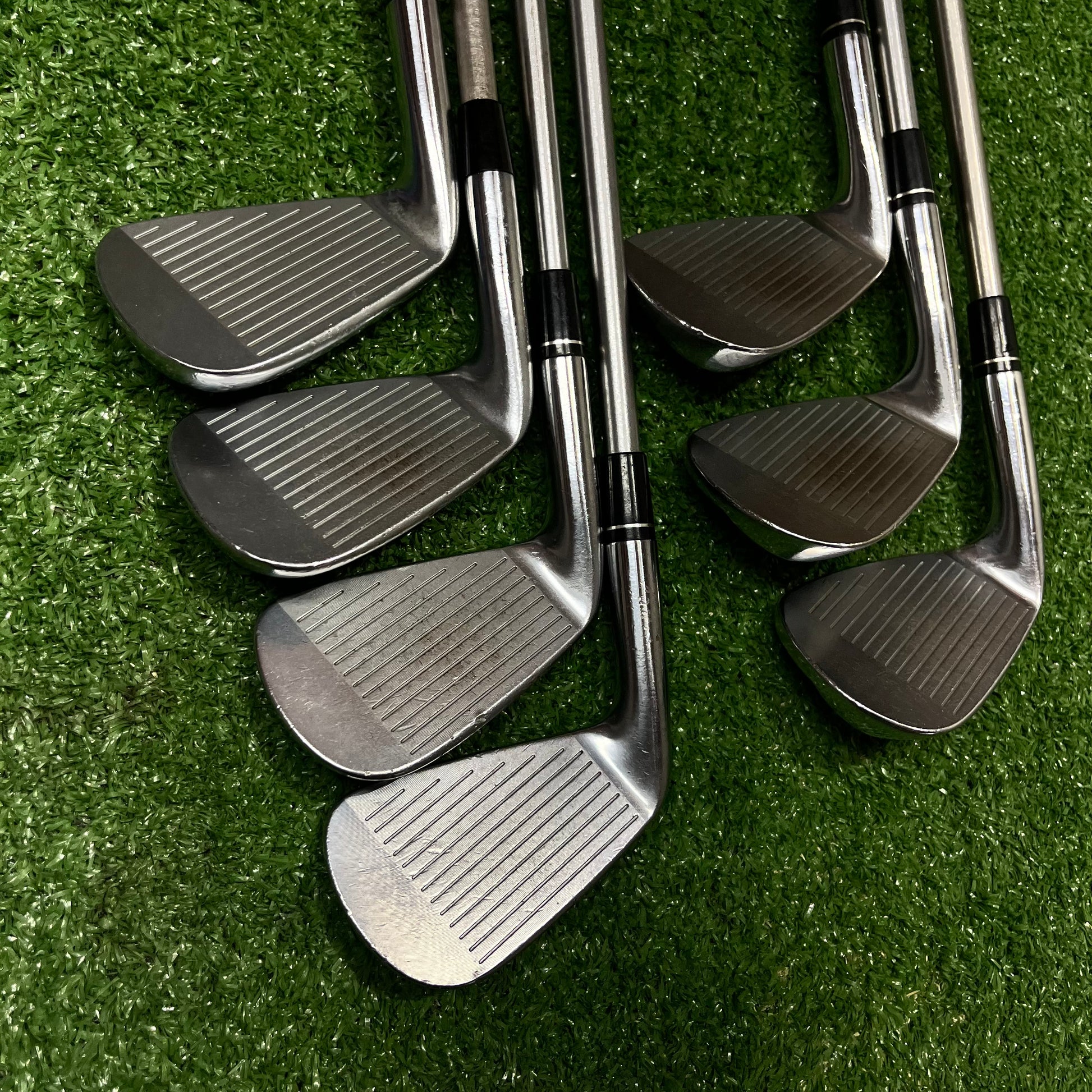 Taylormade P730s Iron Set 4-PW Graphite X-Stiff Flex RH