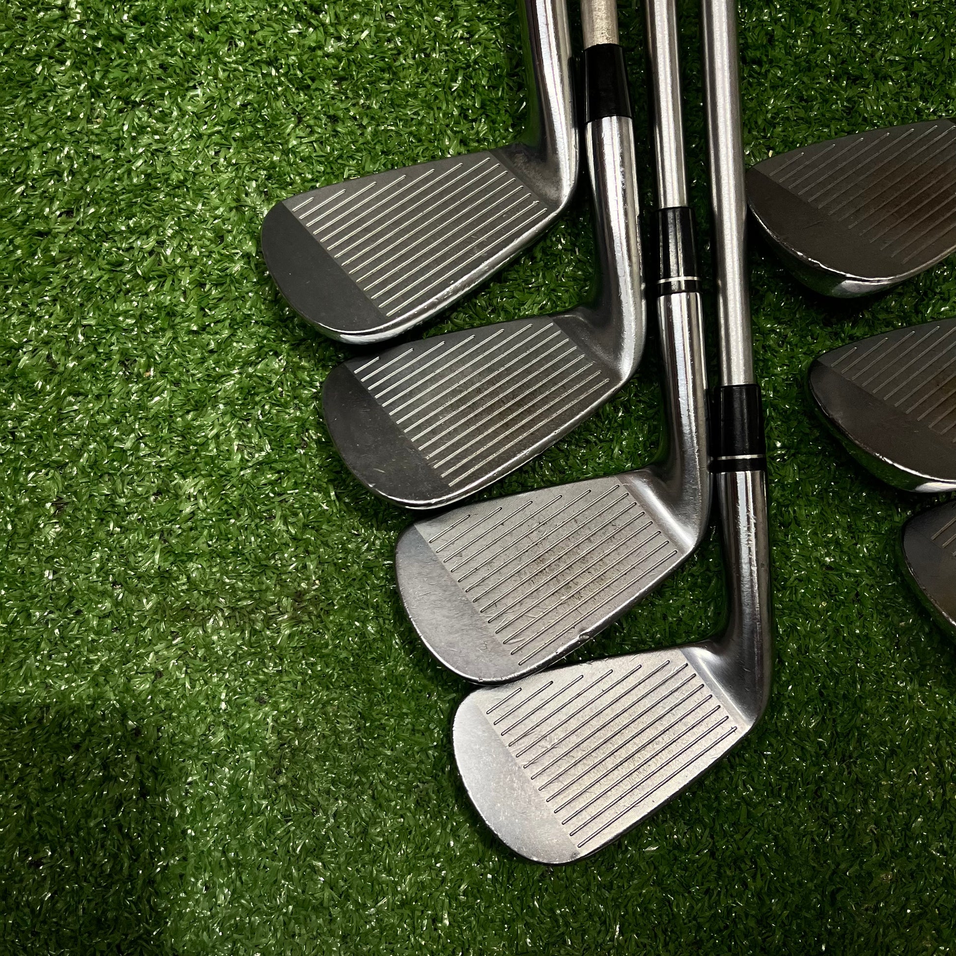 Taylormade P730s Iron Set 4-PW Graphite X-Stiff Flex RH