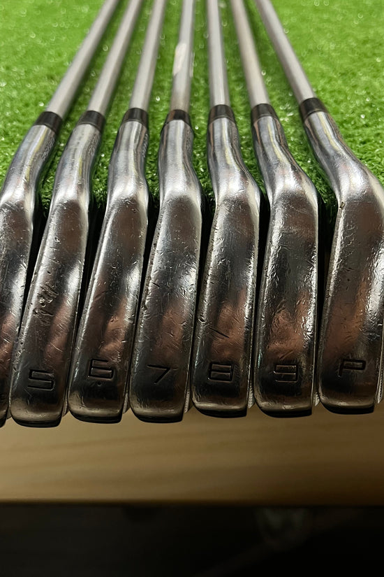 Taylormade P730s Iron Set 4-PW Graphite X-Stiff Flex RH