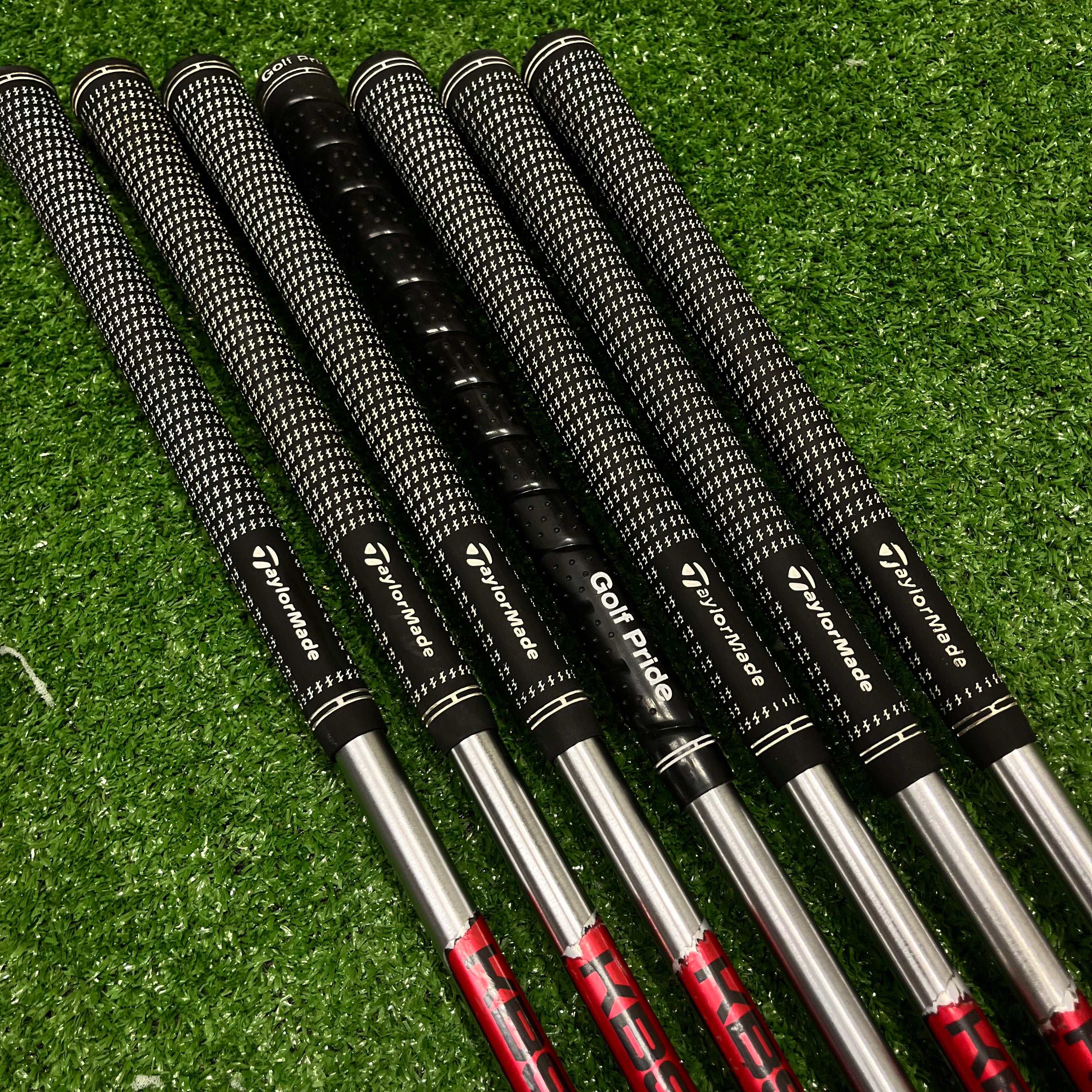 Taylormade P730s Iron Set 4-PW Graphite X-Stiff Flex RH