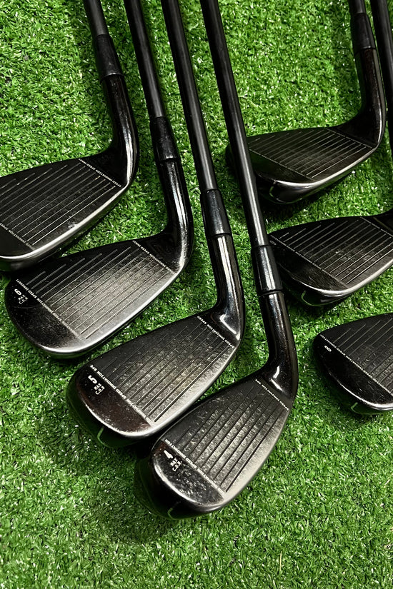 Cleveland Black CG 15' Iron Set 4-PW Regular Graphite RH