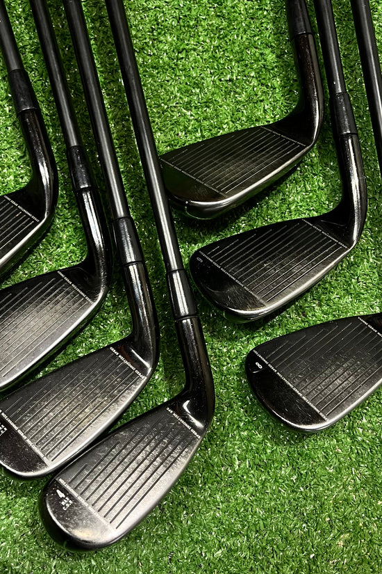 Cleveland Black CG 15' Iron Set 4-PW Regular Graphite RH