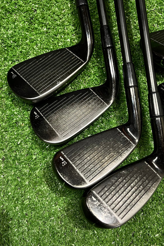 Cleveland Black CG 15' Iron Set 4-PW Regular Graphite RH