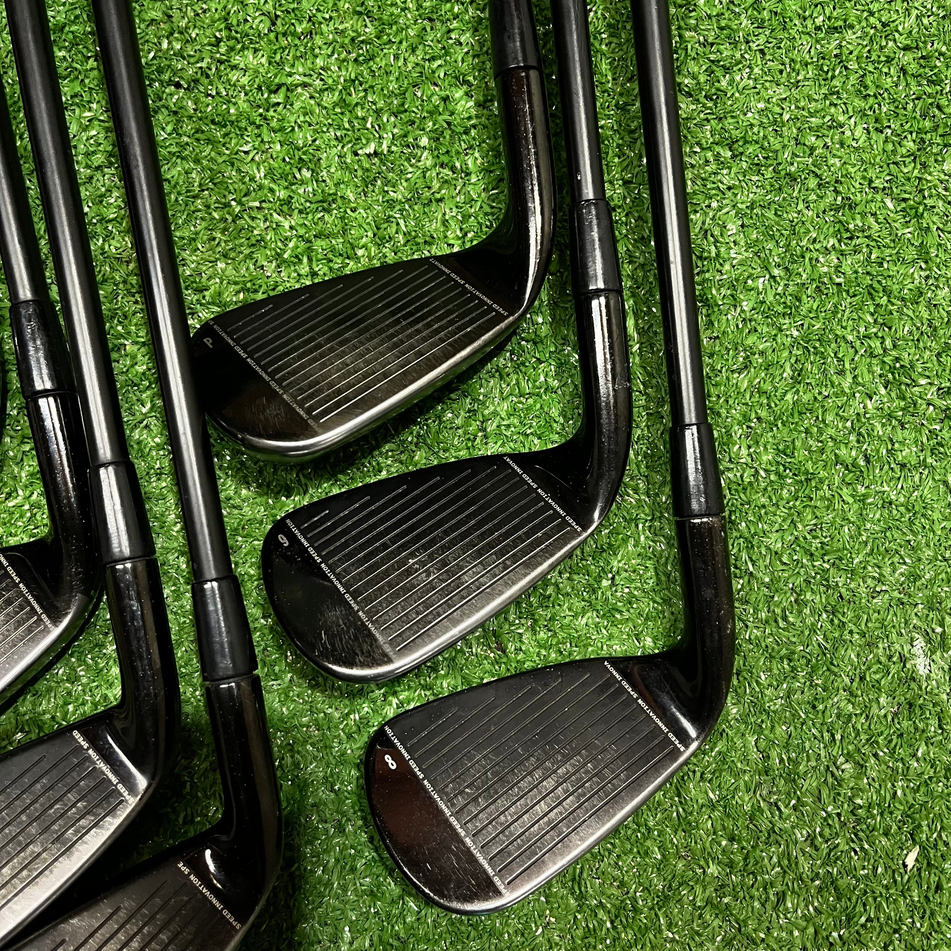 Cleveland Black CG 15' Iron Set 4-PW Regular Graphite RH