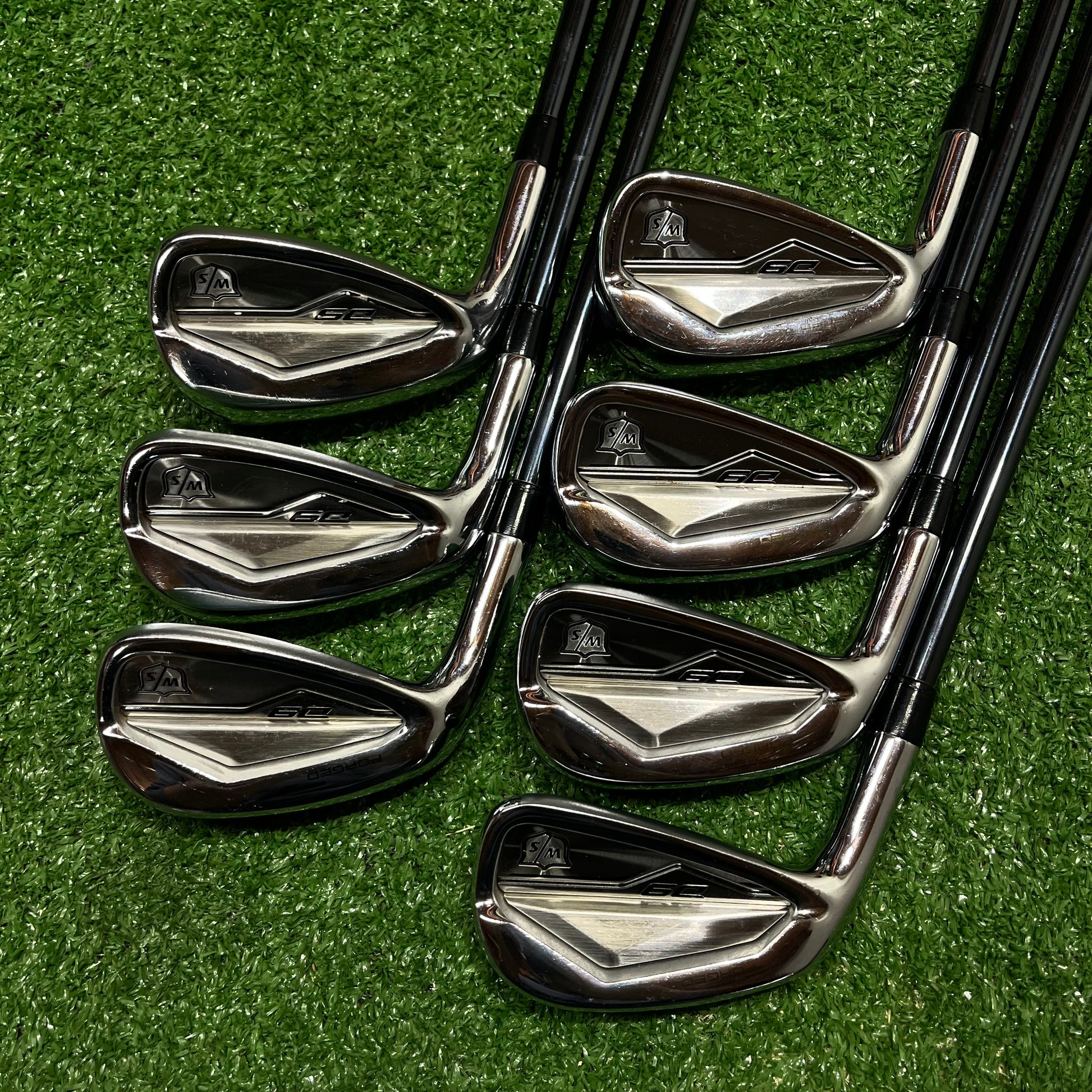 Wilson Staff D9 Forged Iron Set 5-GW Senior Graphite LH