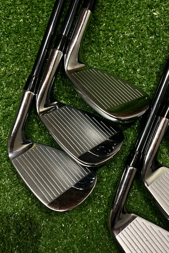 Wilson Staff D9 Forged Iron Set 5-GW Senior Graphite LH