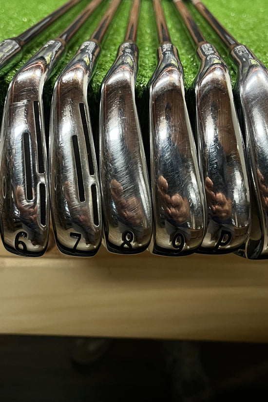 Wilson Staff D9 Forged Iron Set 5-GW Senior Graphite LH