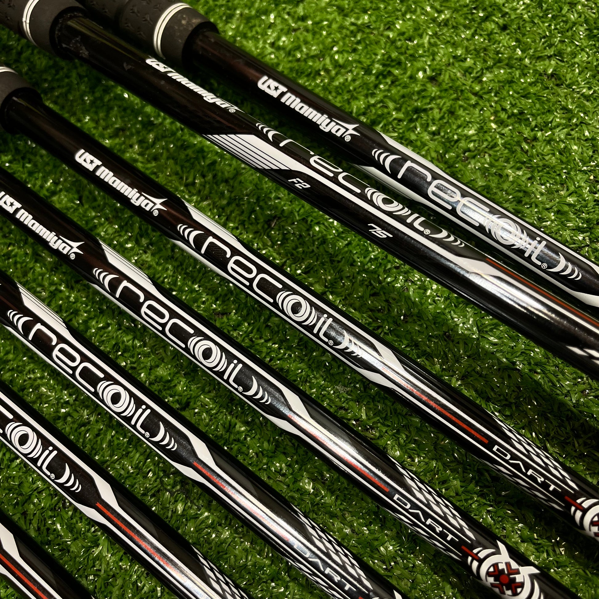 Wilson Staff D9 Forged Iron Set 5-GW Senior Graphite LH