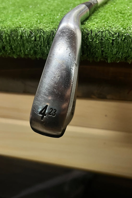 Srixon ZU85 23° 4 Iron Graphite X-Stiff Flex RH