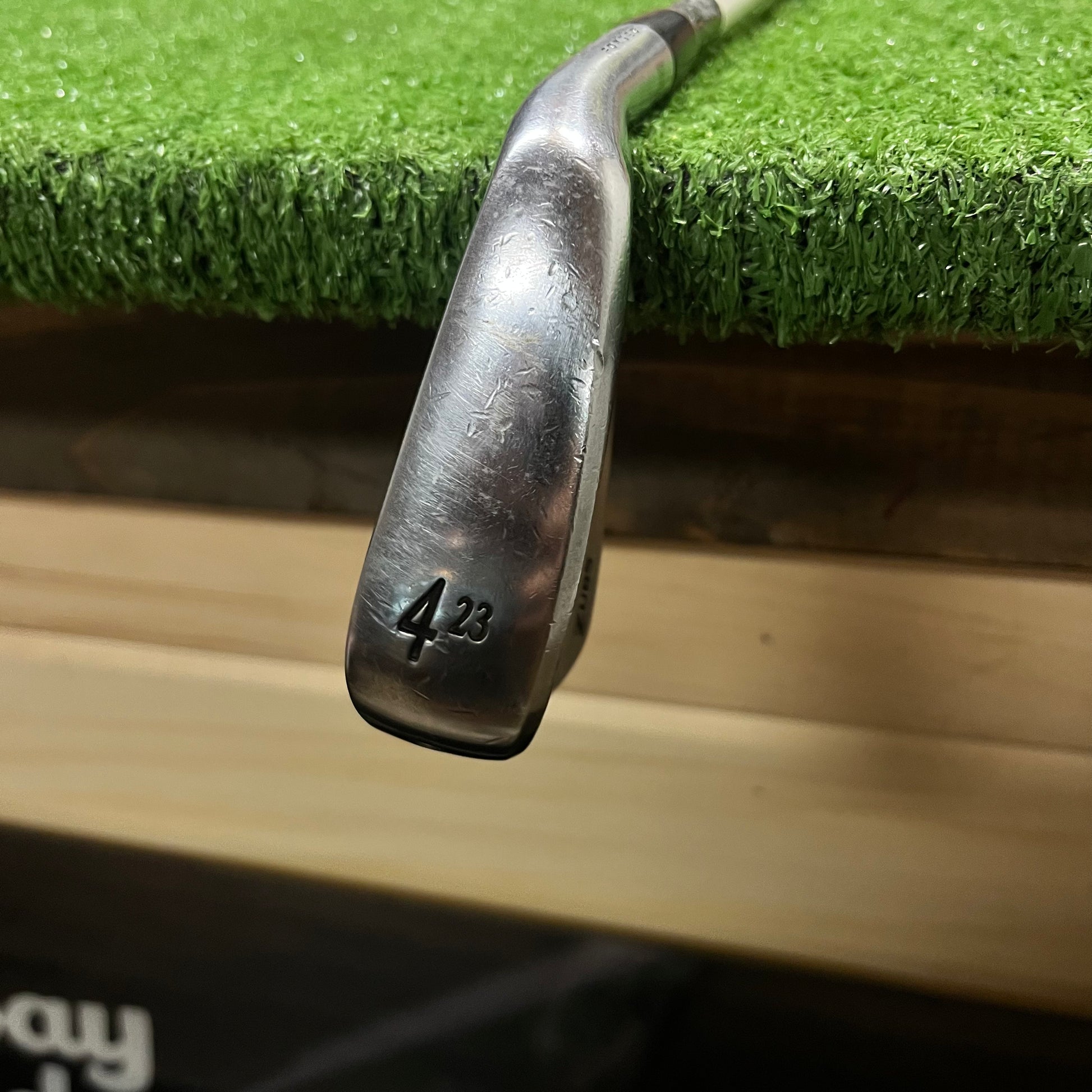 Srixon ZU85 23° 4 Iron Graphite X-Stiff Flex RH