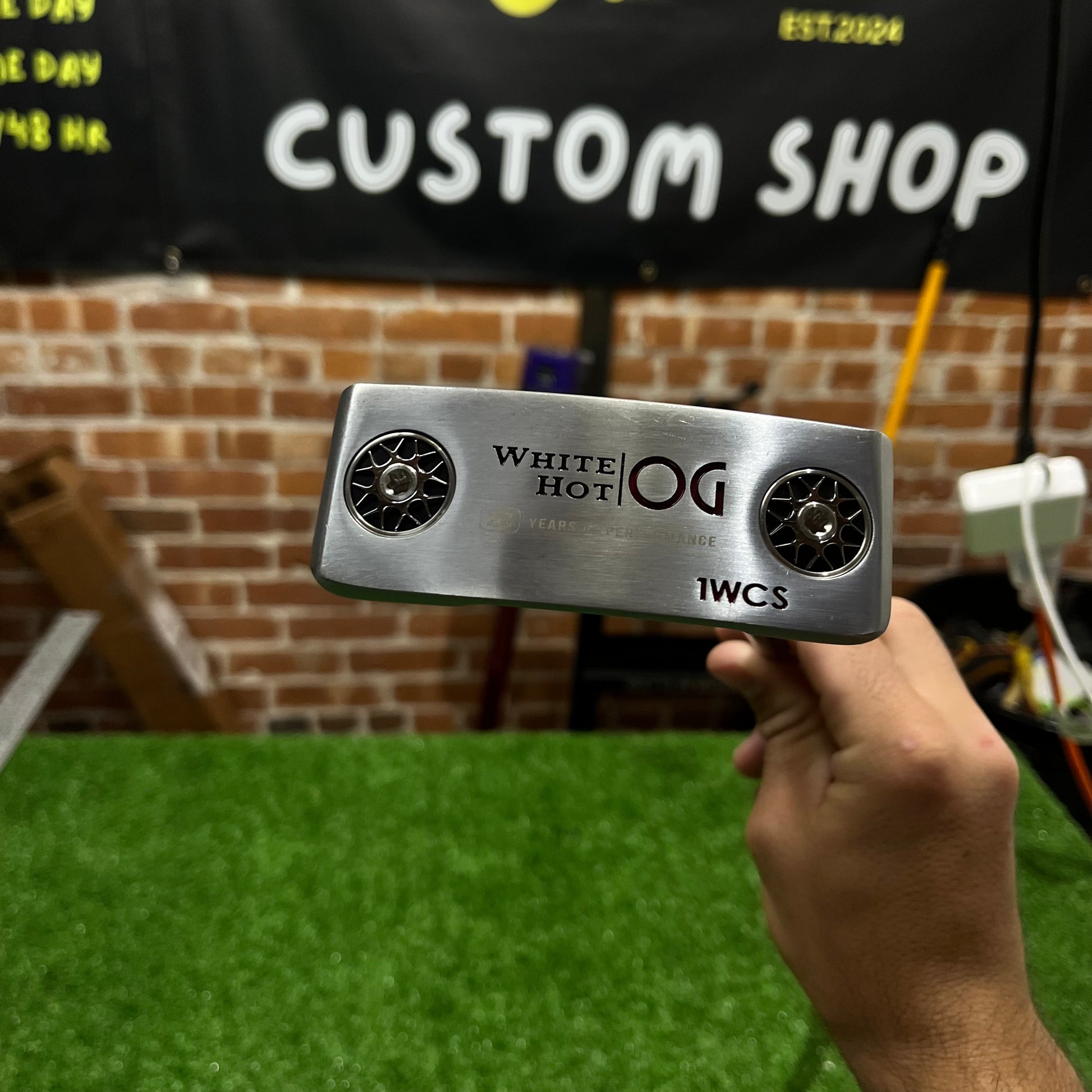 Odyssey White Hot OG 1WCS Center Shafted Putter RH