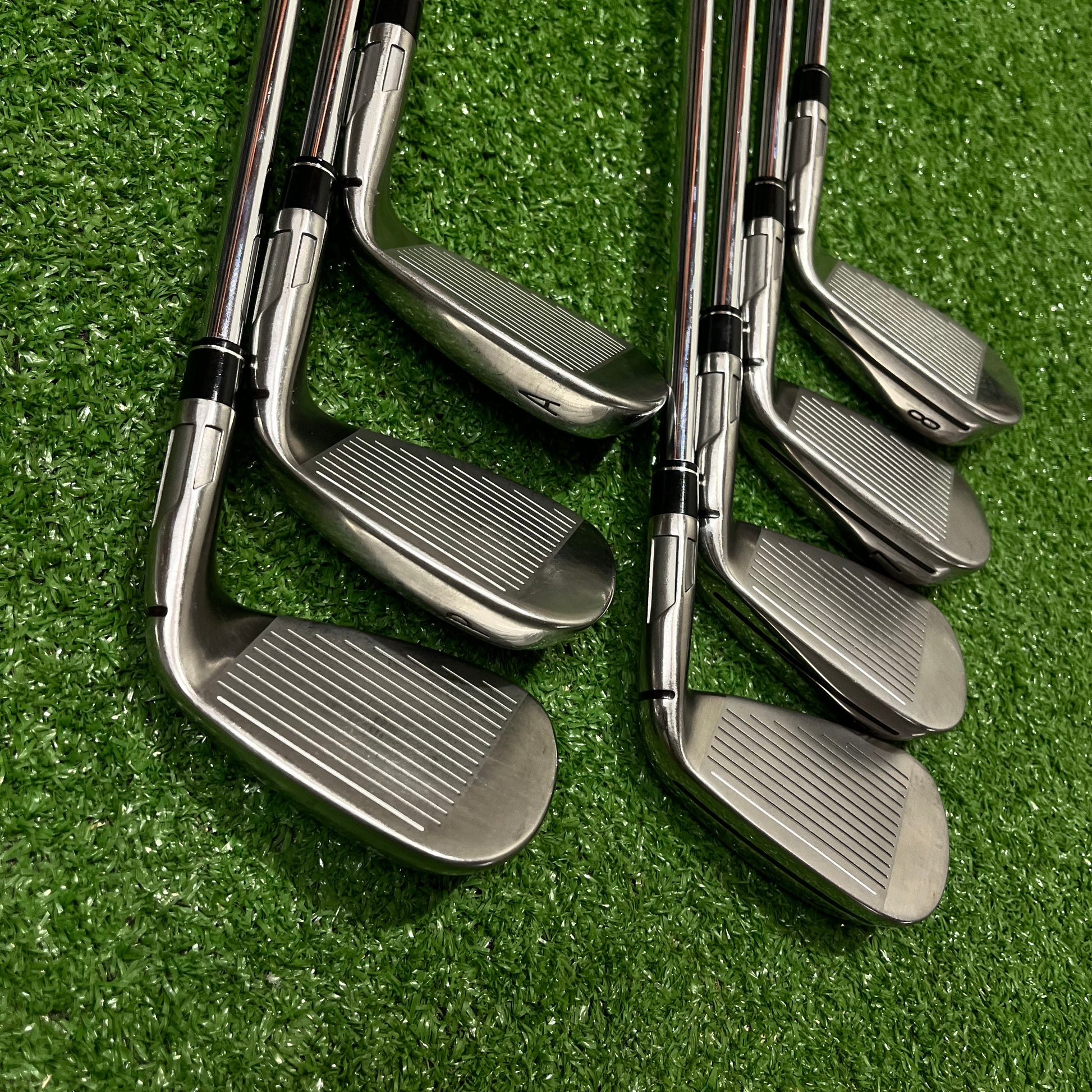 Taylormade Sim2Max Iron Set 5-AW Steel Regular Flex LH