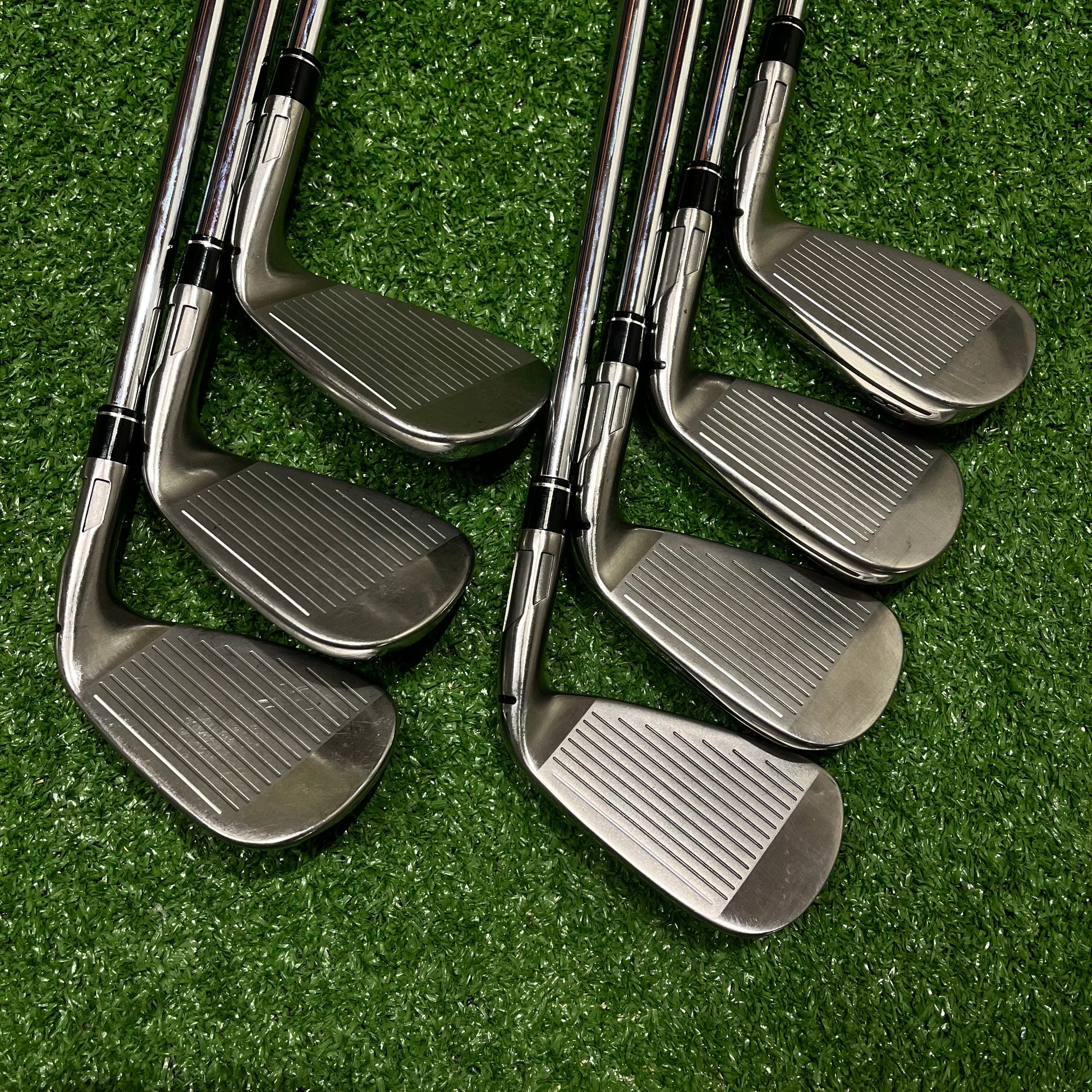 Taylormade Sim2Max Iron Set 5-AW Steel Regular Flex LH