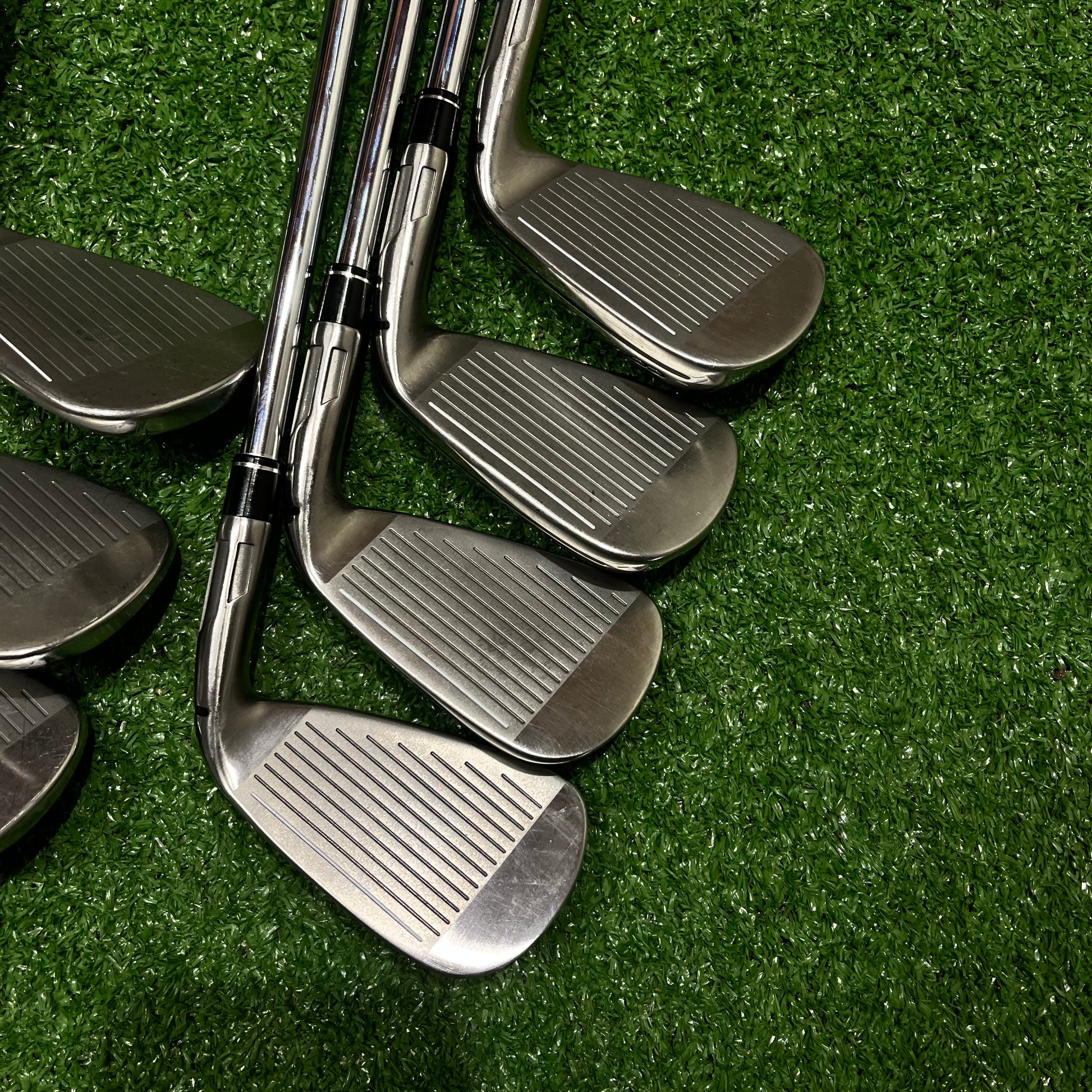 Taylormade Sim2Max Iron Set 5-AW Steel Regular Flex LH