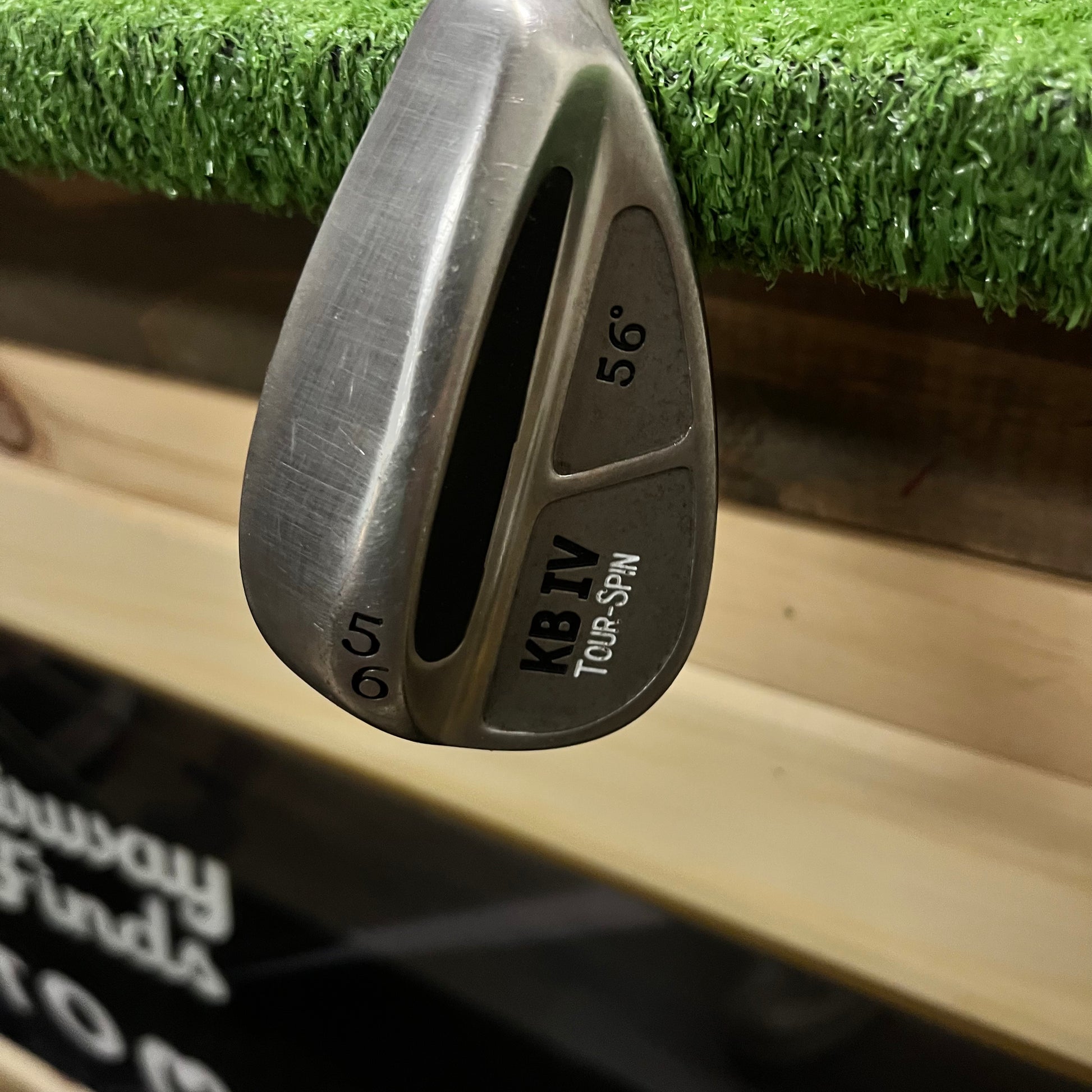 KB IV 56° Sand Wedge Steel Regular Flex RH