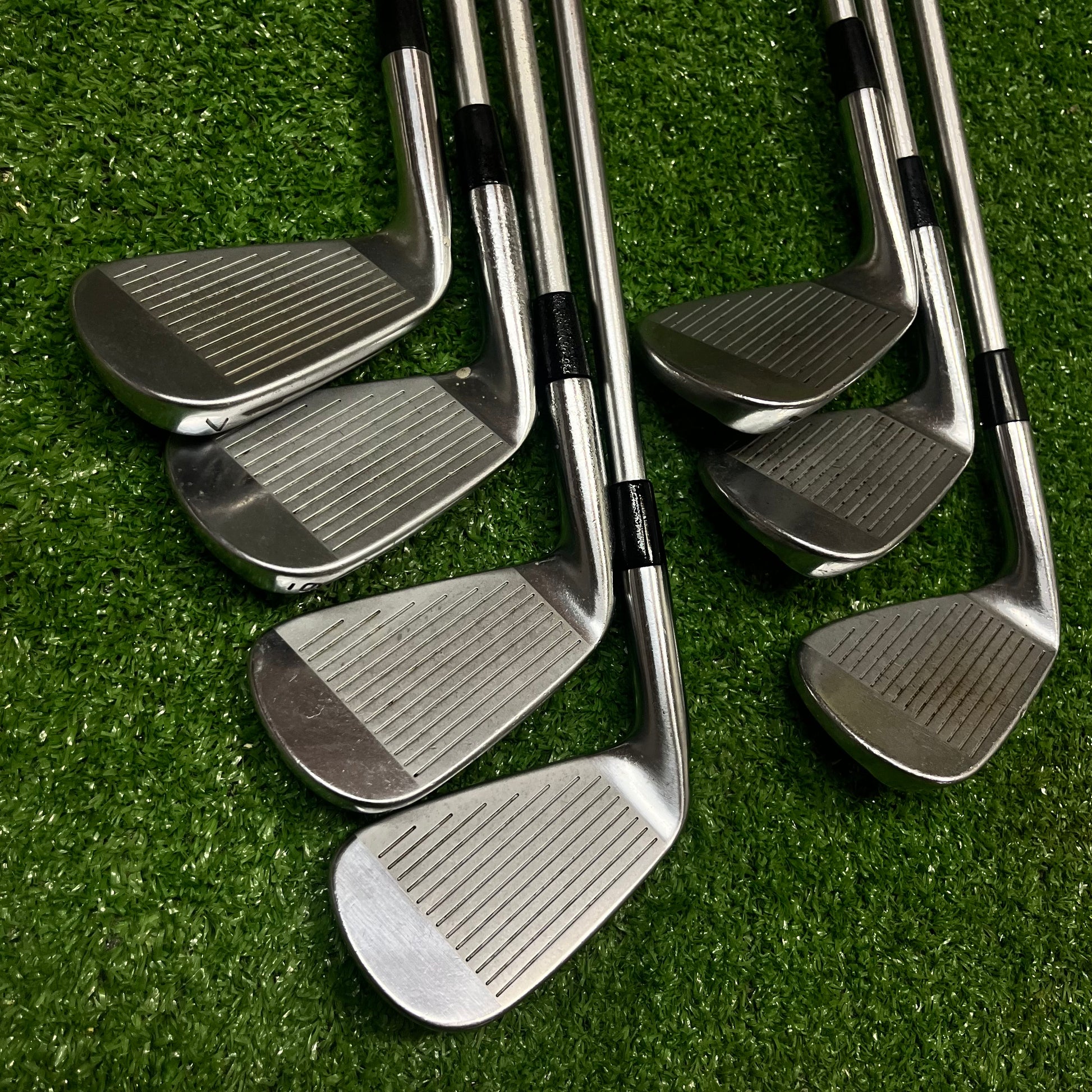 Taylormade Tour Preferred Iron Set 4-PW Graphite Stiff Flex RH