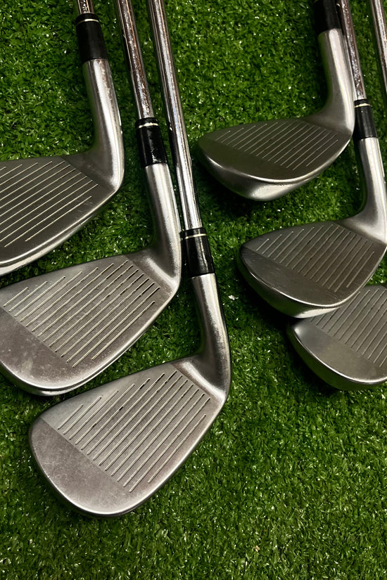 Taylormade R9 Iron Set 6-AW Steel Regular Flex Shaft RH