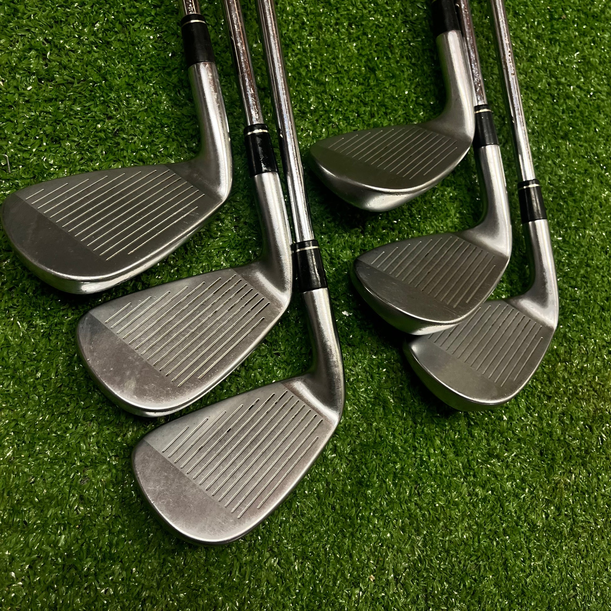 Taylormade R9 Iron Set 6-AW Steel Regular Flex Shaft RH