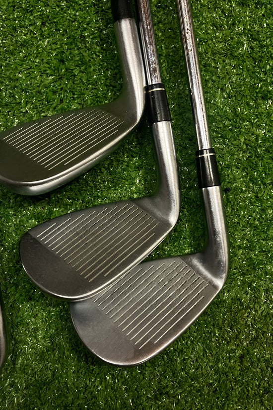 Taylormade R9 Iron Set 6-AW Steel Regular Flex Shaft RH