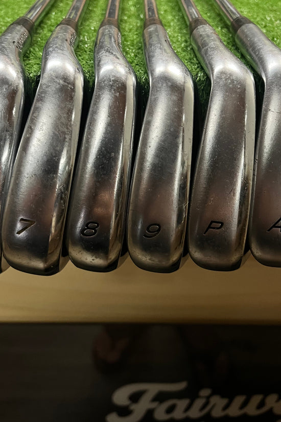 Taylormade R9 Iron Set 6-AW Steel Regular Flex Shaft RH