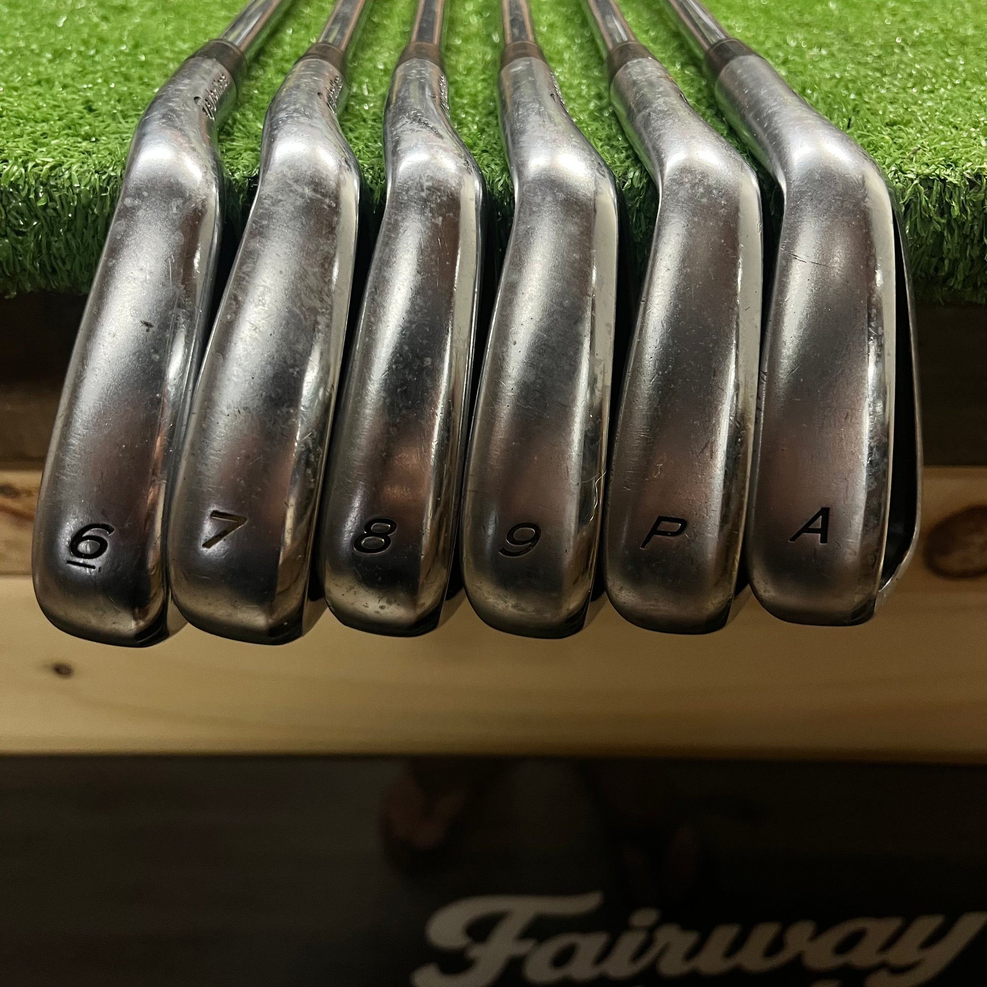 Taylormade R9 Iron Set 6-AW Steel Regular Flex Shaft RH