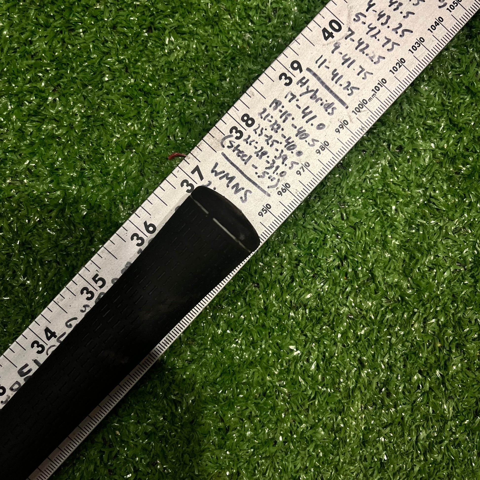 Taylormade R9 Iron Set 6-AW Steel Regular Flex Shaft RH