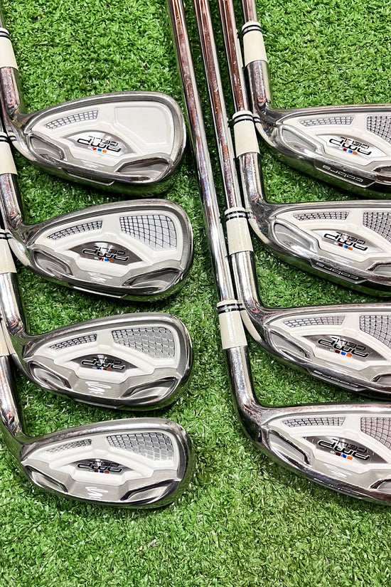 Cobra AMP Cell White Iron Set 4-GW Stiff Steel RH