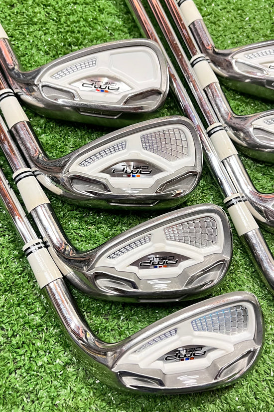 Cobra AMP Cell White Iron Set 4-GW Stiff Steel RH