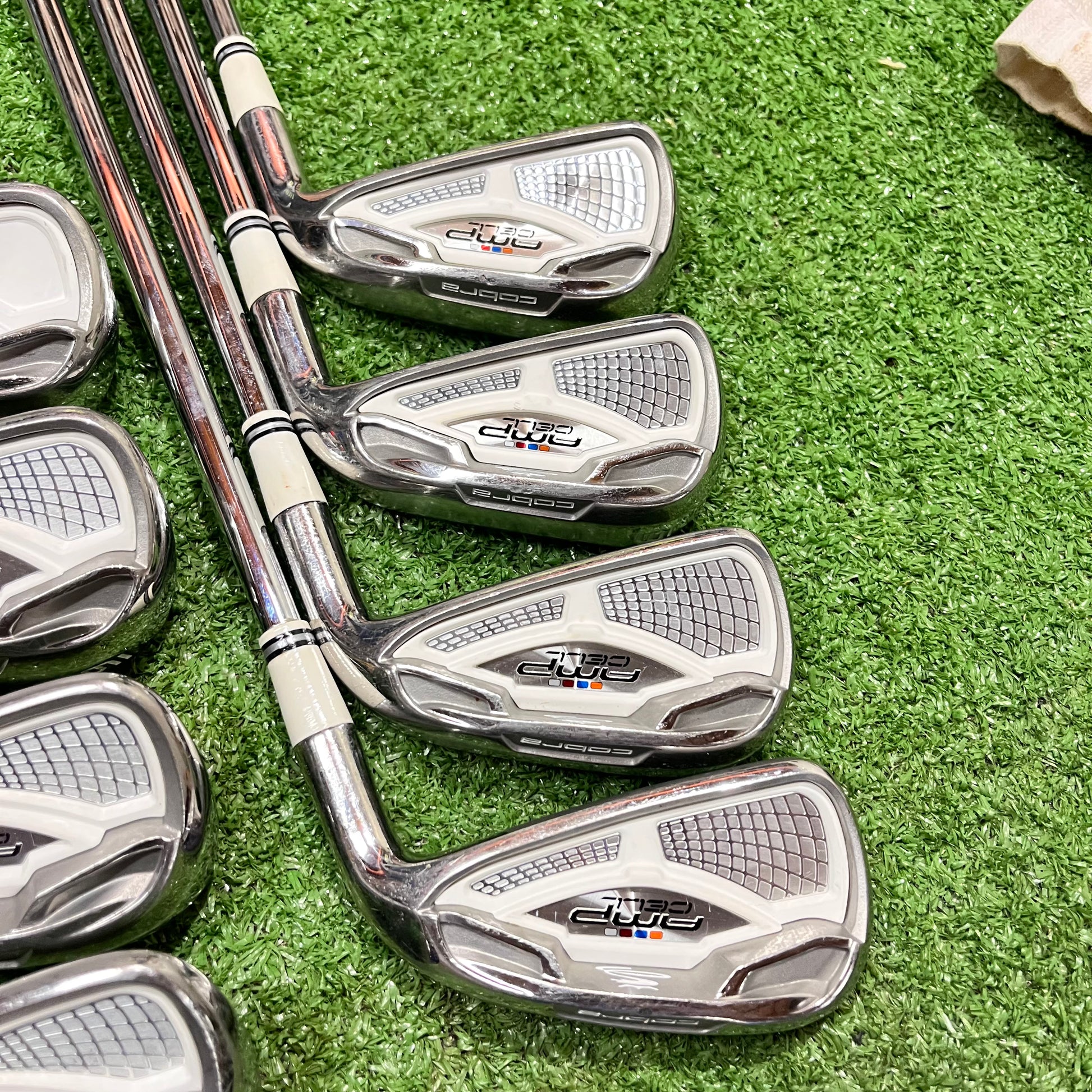Cobra AMP Cell White Iron Set 4-GW Stiff Steel RH