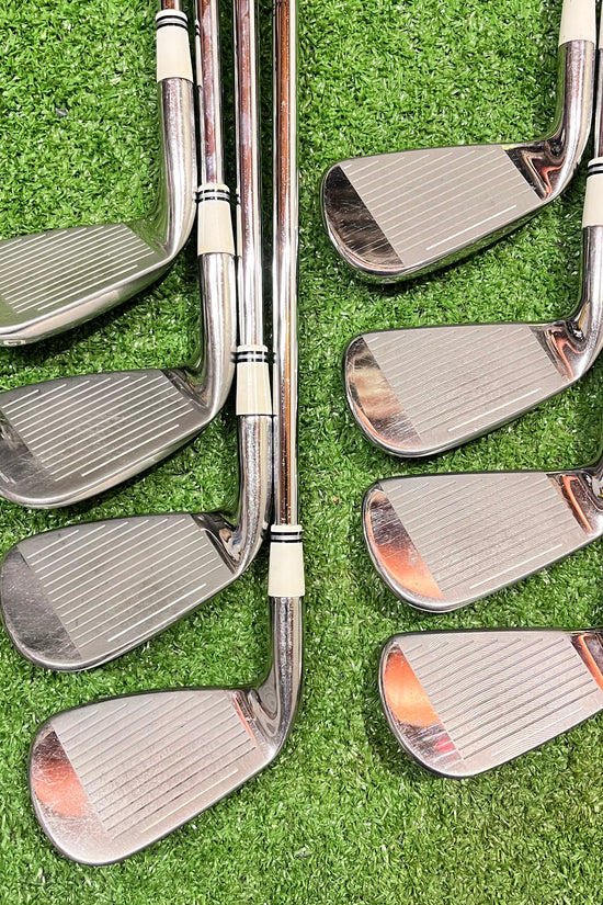 Cobra AMP Cell White Iron Set 4-GW Stiff Steel RH