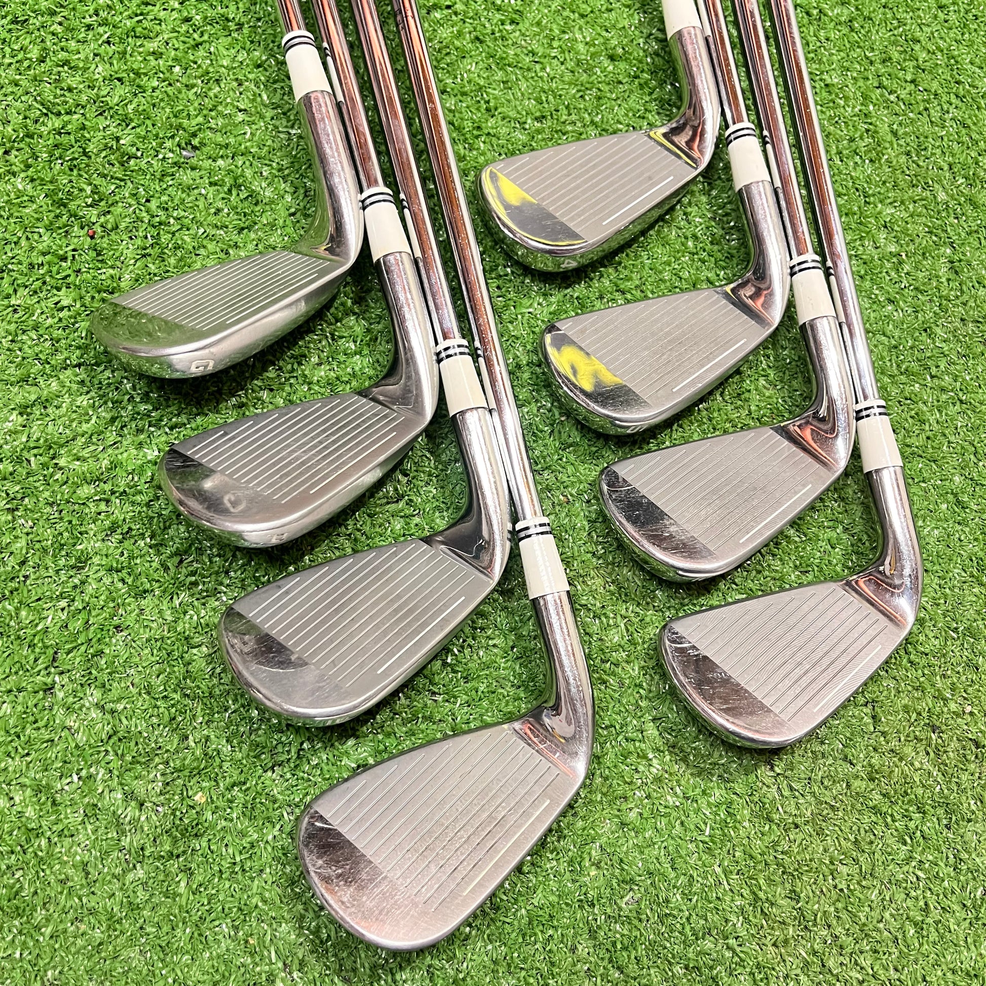 Cobra AMP Cell White Iron Set 4-GW Stiff Steel RH