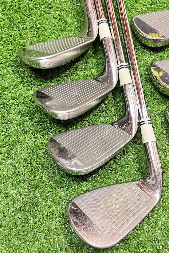 Cobra AMP Cell White Iron Set 4-GW Stiff Steel RH