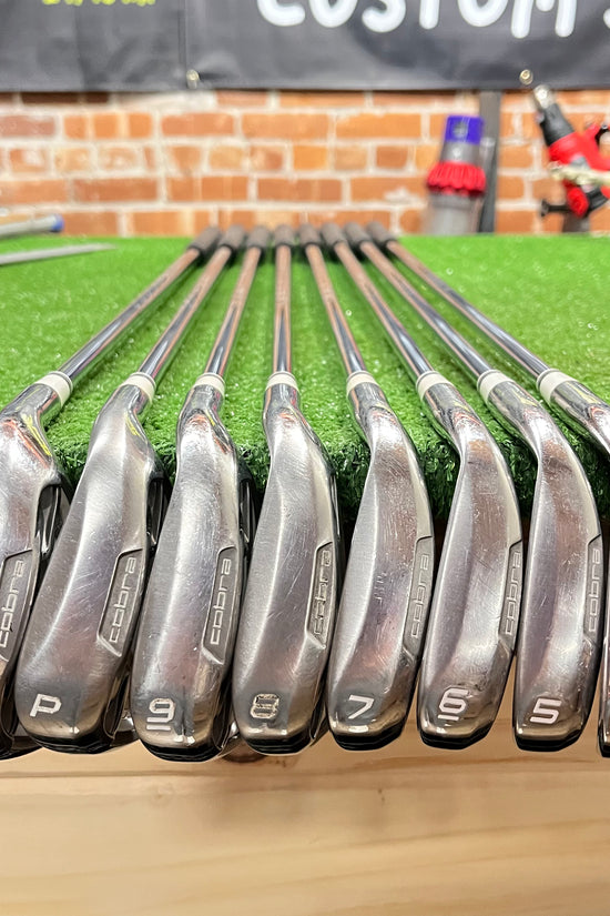 Cobra AMP Cell White Iron Set 4-GW Stiff Steel RH