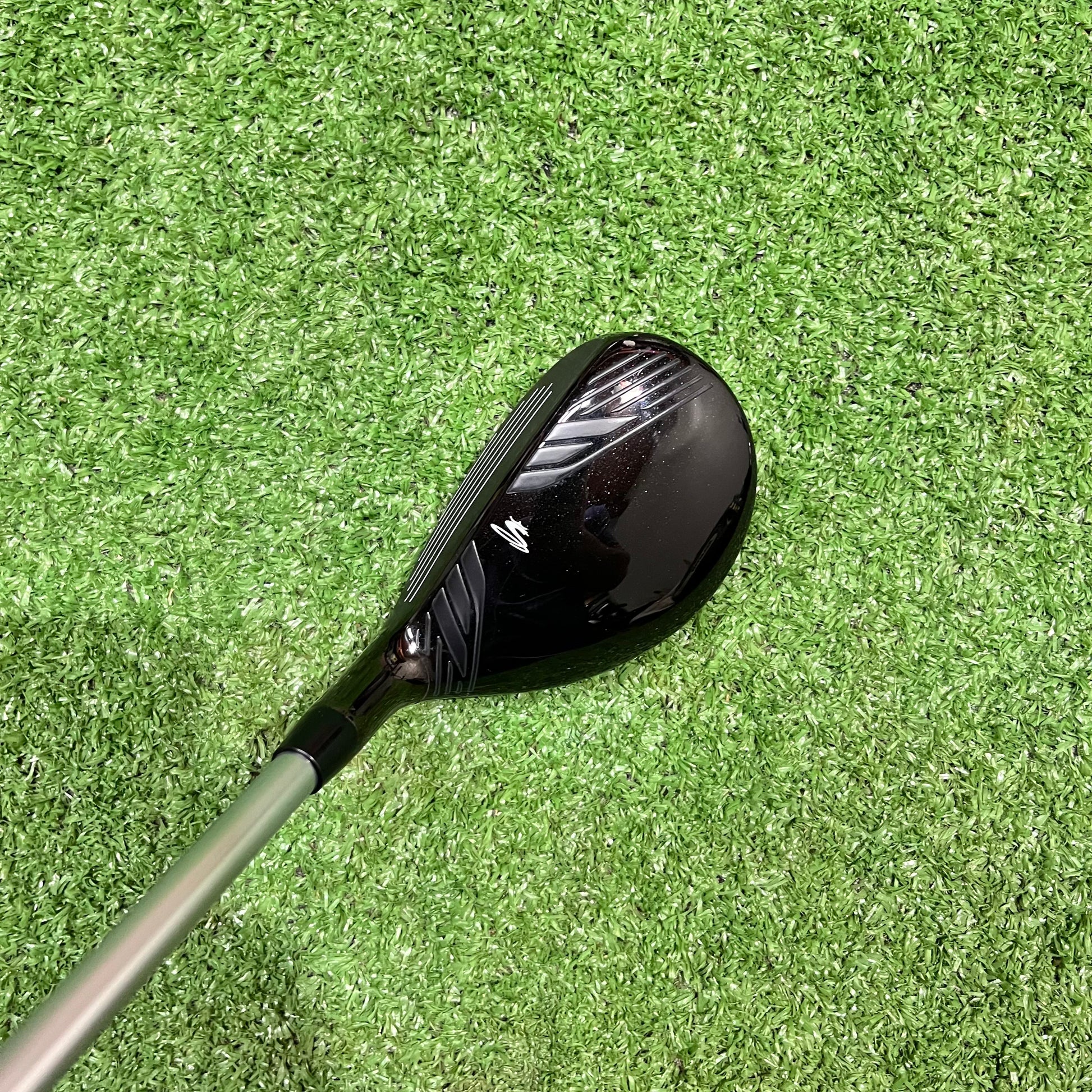 Cobra F8 One Length 22° 4 Hybrid Regular Graphite RH