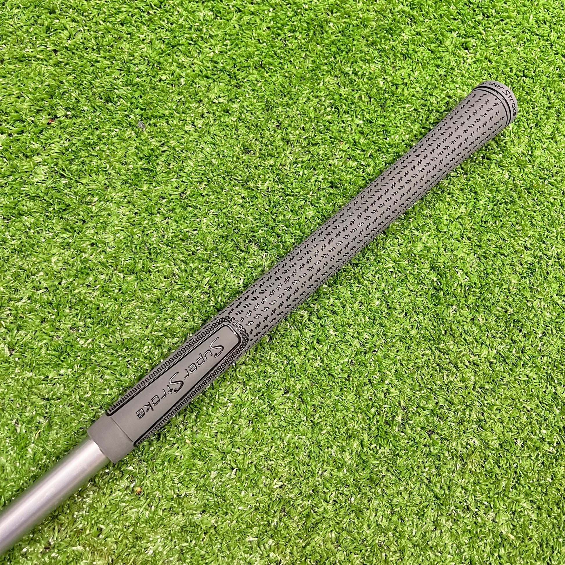 Cobra F8 One Length 22° 4 Hybrid Regular Graphite RH