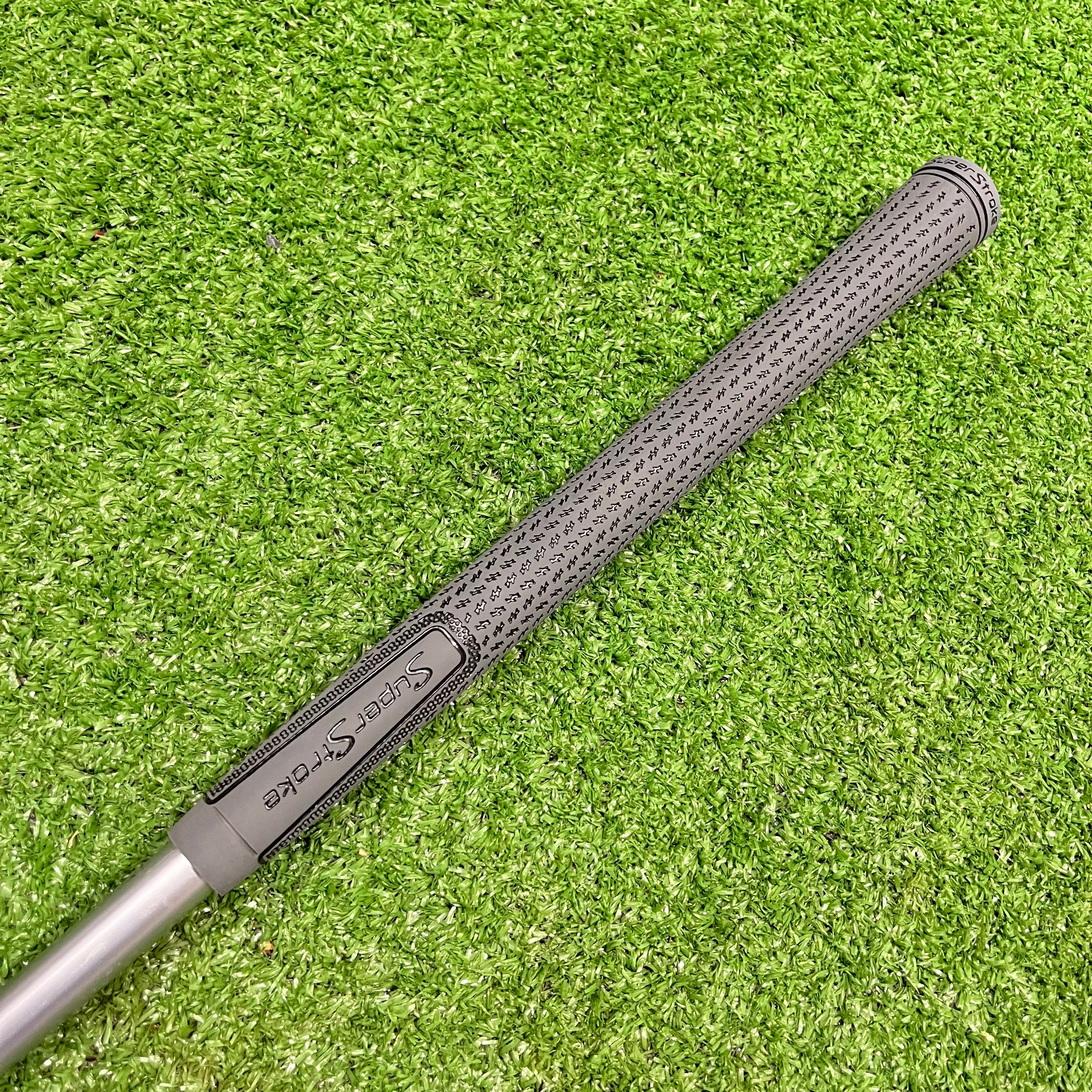 Cobra F8 One Length 22° 4 Hybrid Regular Graphite RH