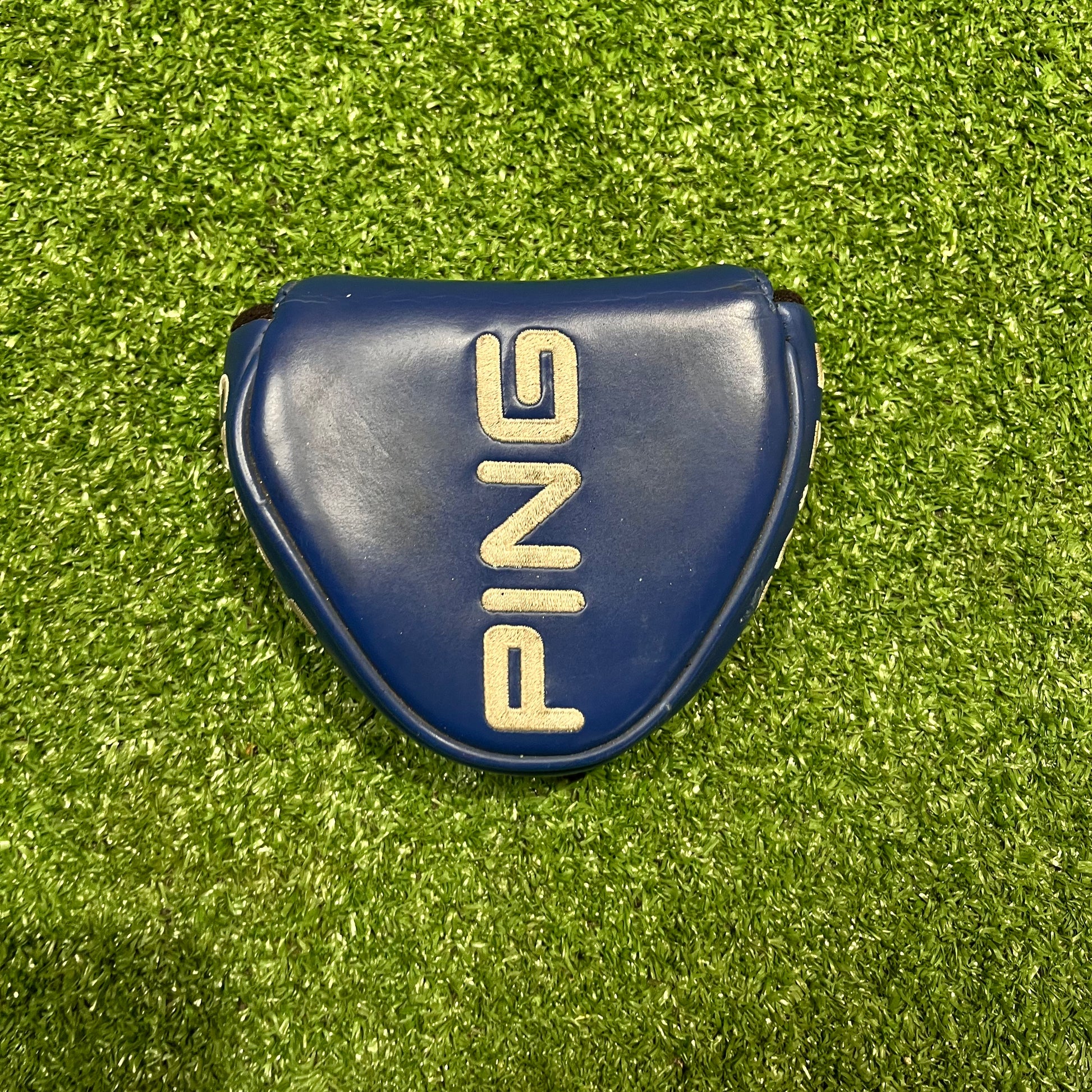 Ping triangle mallet headcover