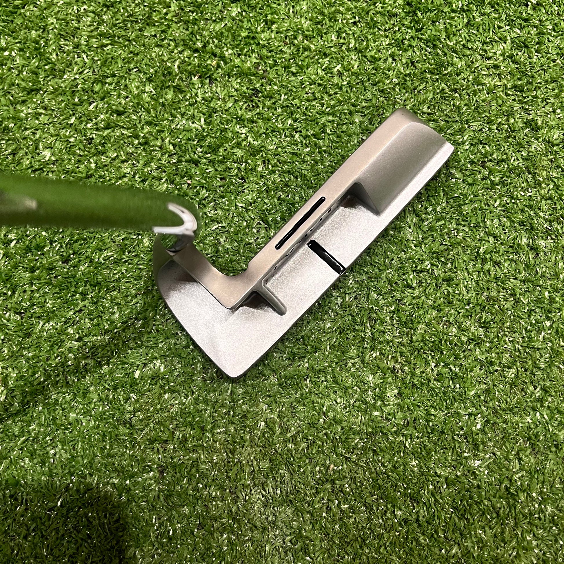 Axis 1 Joey Putter RH